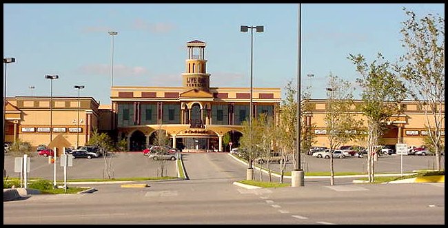 Live Oak, TX: Live Oak Crossing, Regal Cinema