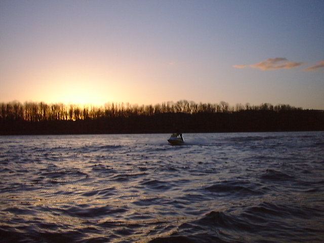 St. Helens, OR : Looking at the back of Sand Island on the Columbia River next to St .Helens