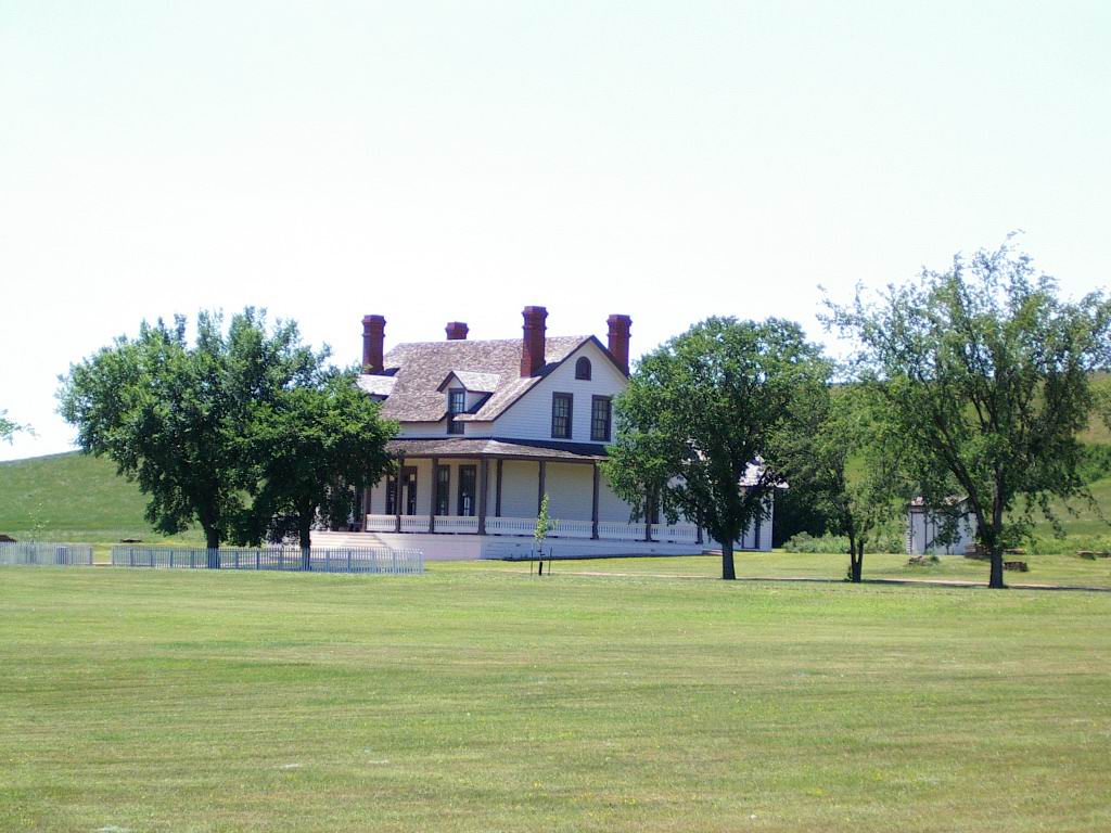 Mandan, ND: George Armstrong Custer House - Abraham Lincoln State Park - July 2004