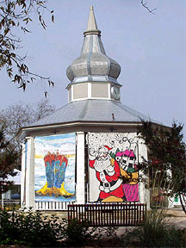 Boerne, TX : Park Pavilion Decorated for Christmas