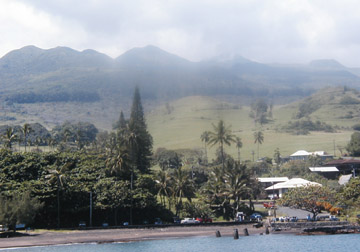 Hana, HI : Looking at Hana from the end of the pier.