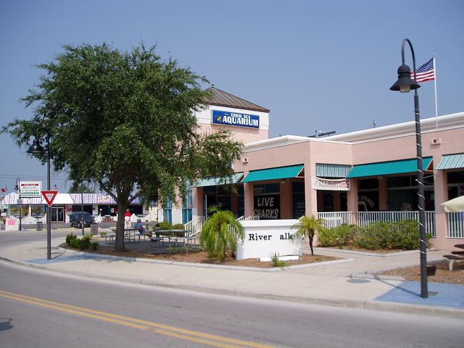 Tarpon Springs, FL : Riverwalk at the Sponge Docks