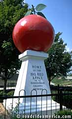 Cornelia, GA: cornelia big red apple