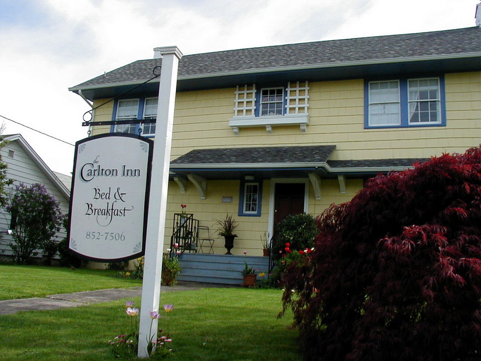 Carlton, OR The Carlton Inn photo, picture, image (Oregon) at city