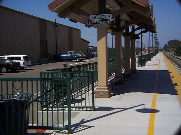 Goleta, CA: Standing at the Amtrak Train Depot in Goleta looking West