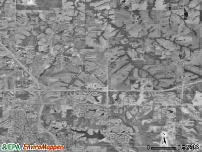 Zip code 64154 satellite photo by USGS