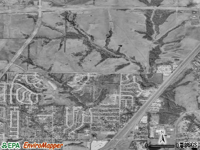 Zip code 64158 satellite photo by USGS
