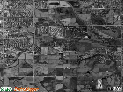 Zip code 68133 satellite photo by USGS