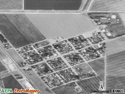 Zip code 93673 satellite photo by USGS
