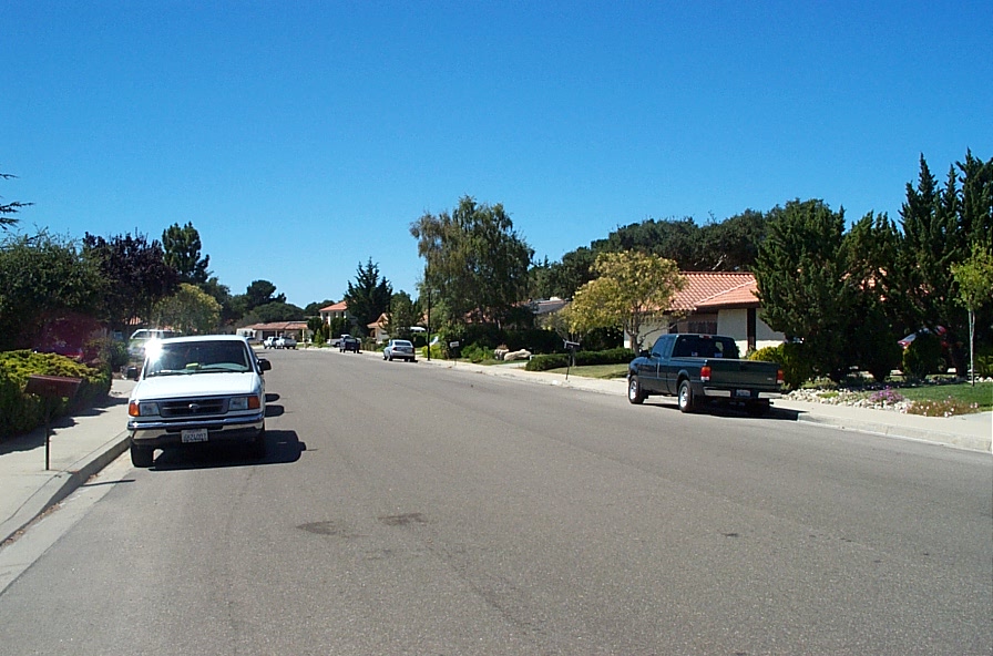 Vandenberg Village, CA: Typical Street View in Vandenberg Village, CA