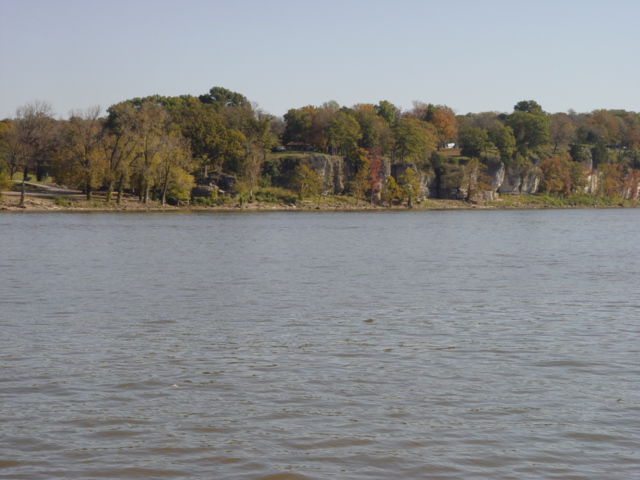 Cave-In-Rock, IL: looking towards Cave In Rock from the Kentucky side of the river...