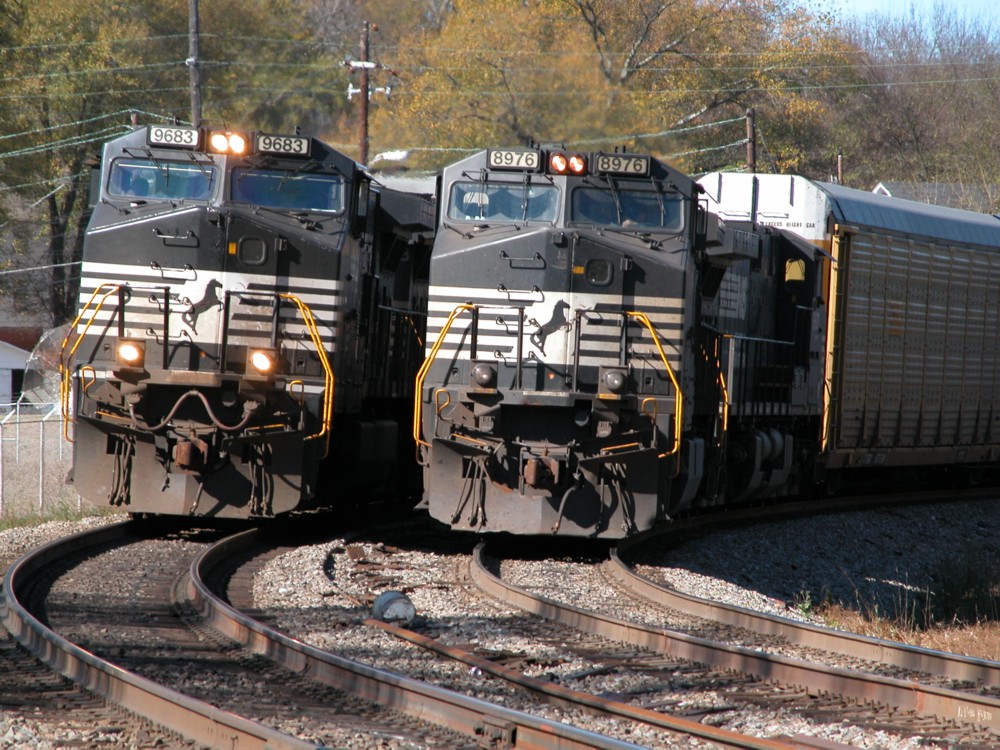 Lindale, GA: trains running through the middle of "downtown" Lindale