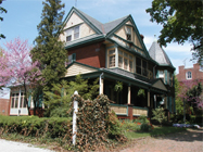 New Oxford, PA: Victorian Queen Ann style bed and breakfast in town