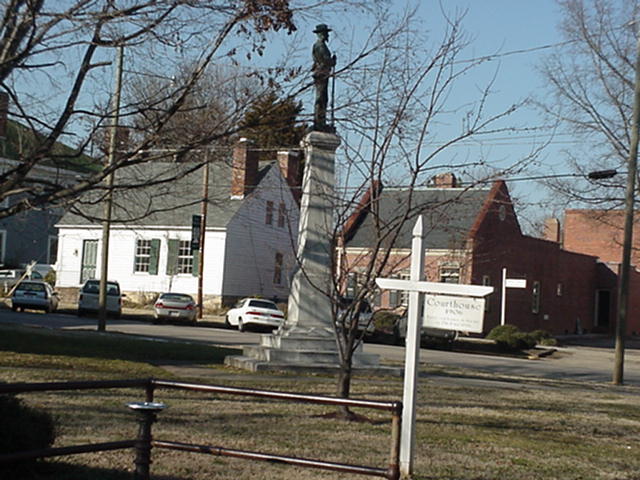 Warrenton, NC: Confederate Memorial on courthouse square in Warrenton, NC