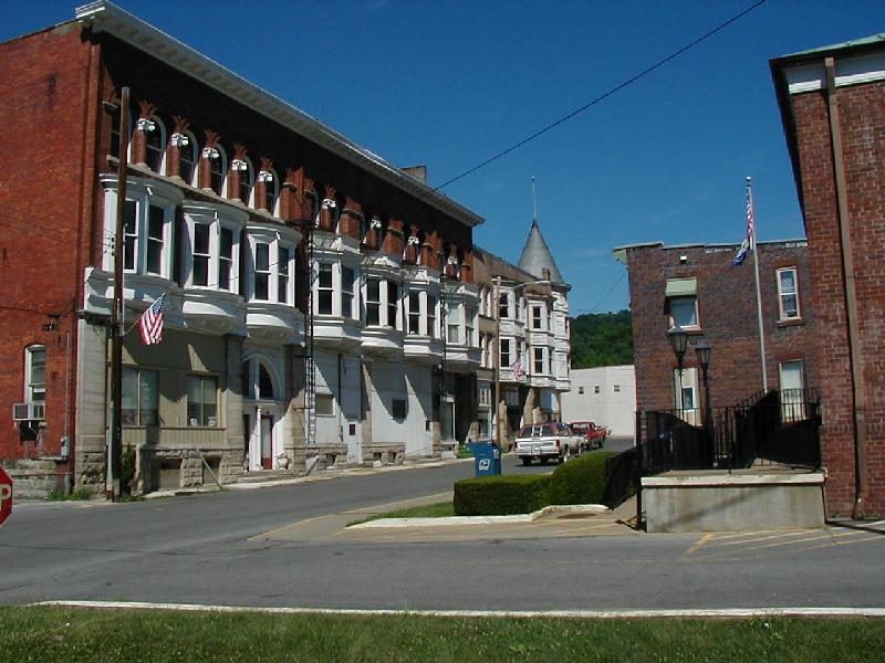 Mannington, WV: A picture of downtown Mannington, WV