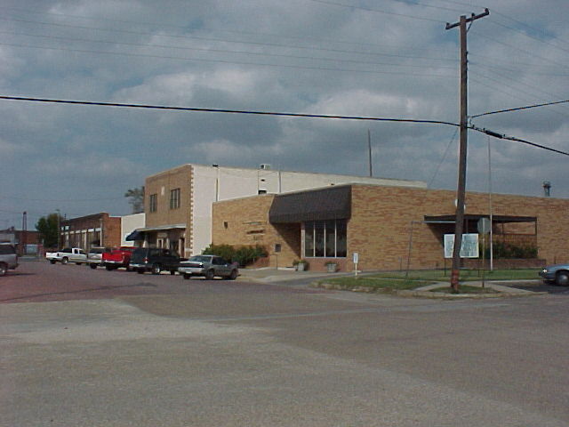 Roscoe, TX: Roscoe State Bank and City Hall, right off Broadway St.