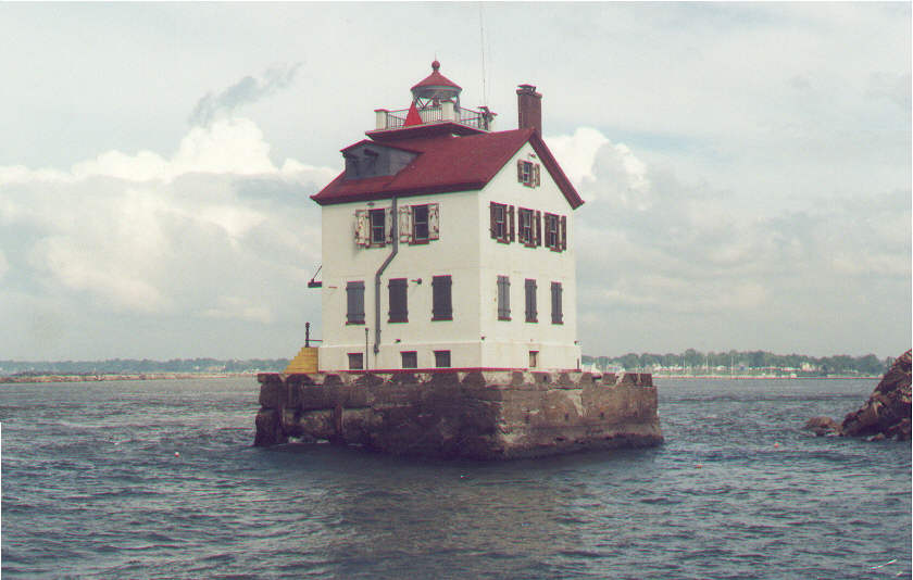 Lorain, OH: Old Lighthouse at the entrance to Lorain harbor