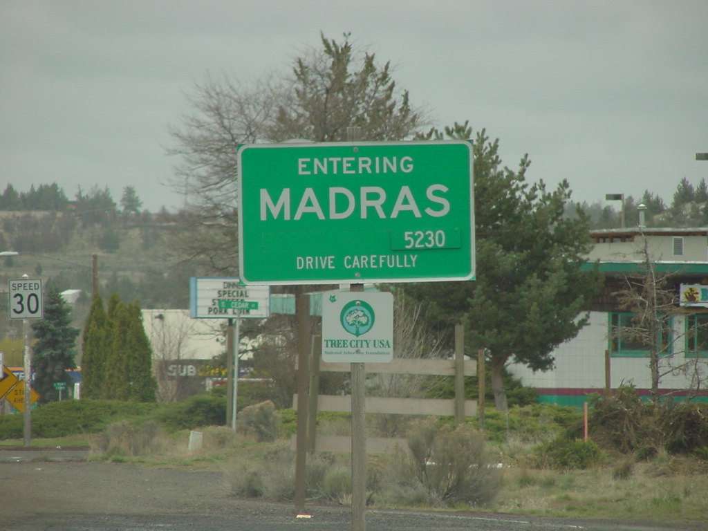 Madras, OR: Entering Madras