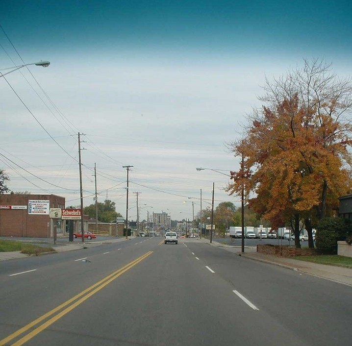 Warren, OH East Market Street photo, picture, image (Ohio) at city