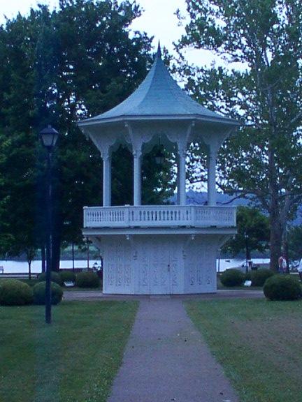 Gallipolis, OH: Bandstand in town square Gallipolis OH