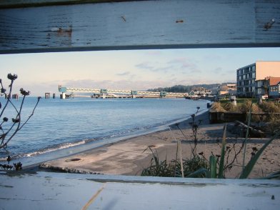 Edmonds, WA : A view from the beach park over looking the ferry