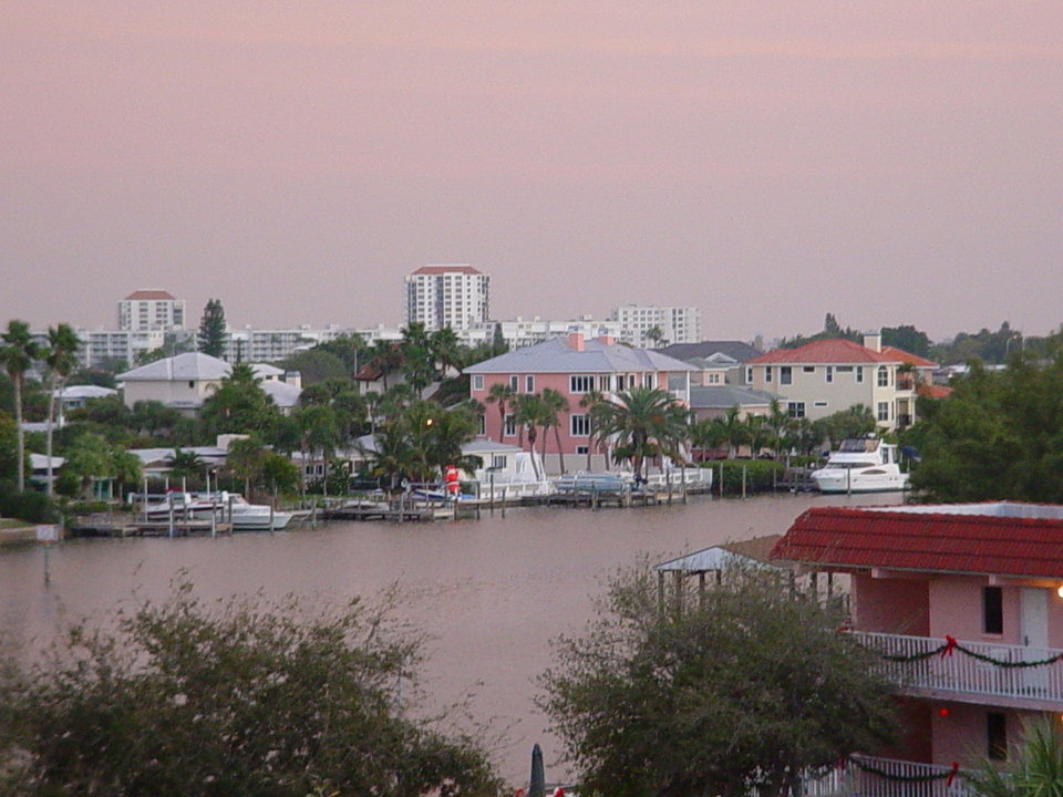 St. Pete Beach, FL: Canal side of St Pete Beach