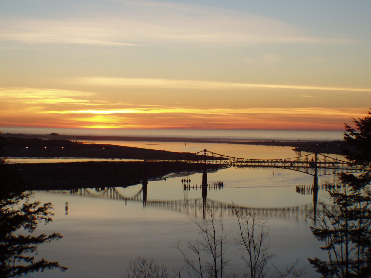 North Bend, OR: Glasgow Sunset