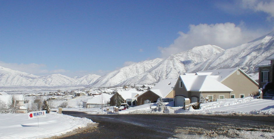 Elk Ridge, UT: Veiw of Elk Ridge from The southeast with Utah Valley in the distance