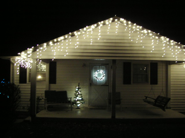 Christiansburg, VA: Christiansburg Snowy Christmas Home-Miles