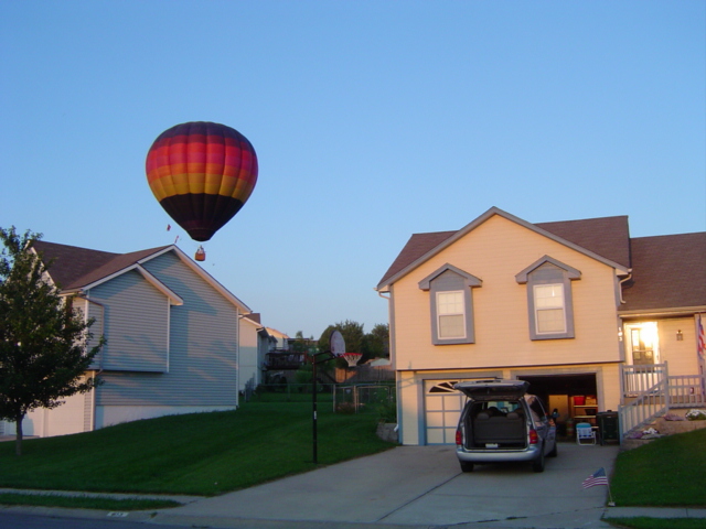 Raymore, MO: Low flying hot air