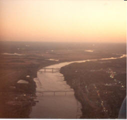 St. Louis, MO: Approach from air