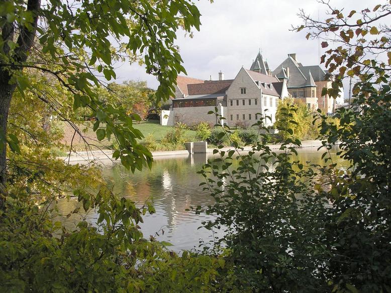 Riverside, IL : Riverside Library and Village Hall over the water photo ...