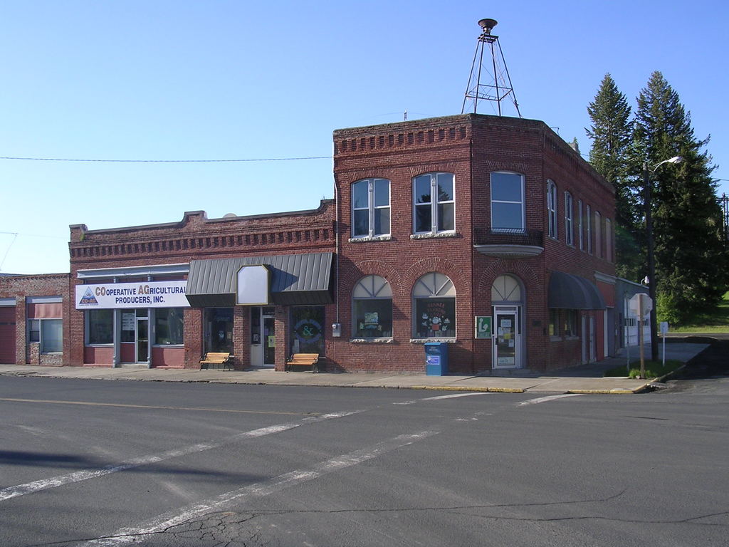 Oakesdale, WA: Oakesdale Library, Ditzies Quilt Shop, Co-Ag Office