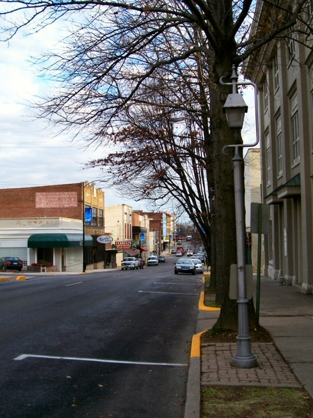Hopkinsville, KY: Looking north on Main Street, Hopkinsville, KY