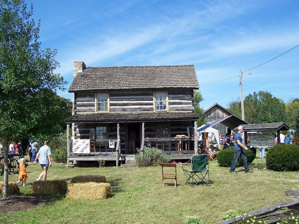 Marquand, MO: Sitzes' Cabin opened during Pioneer Days