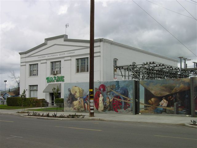 Lindsay, CA: Mural on the Southern California Edison building in Lindsay