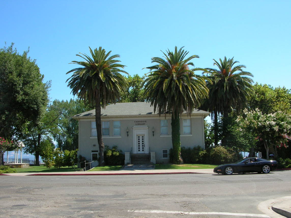 Lakeport, CA: library