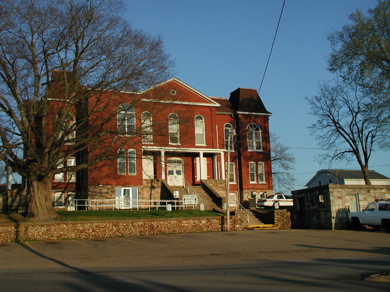 Doniphan, MO: Courthouse and Sheriff's Office