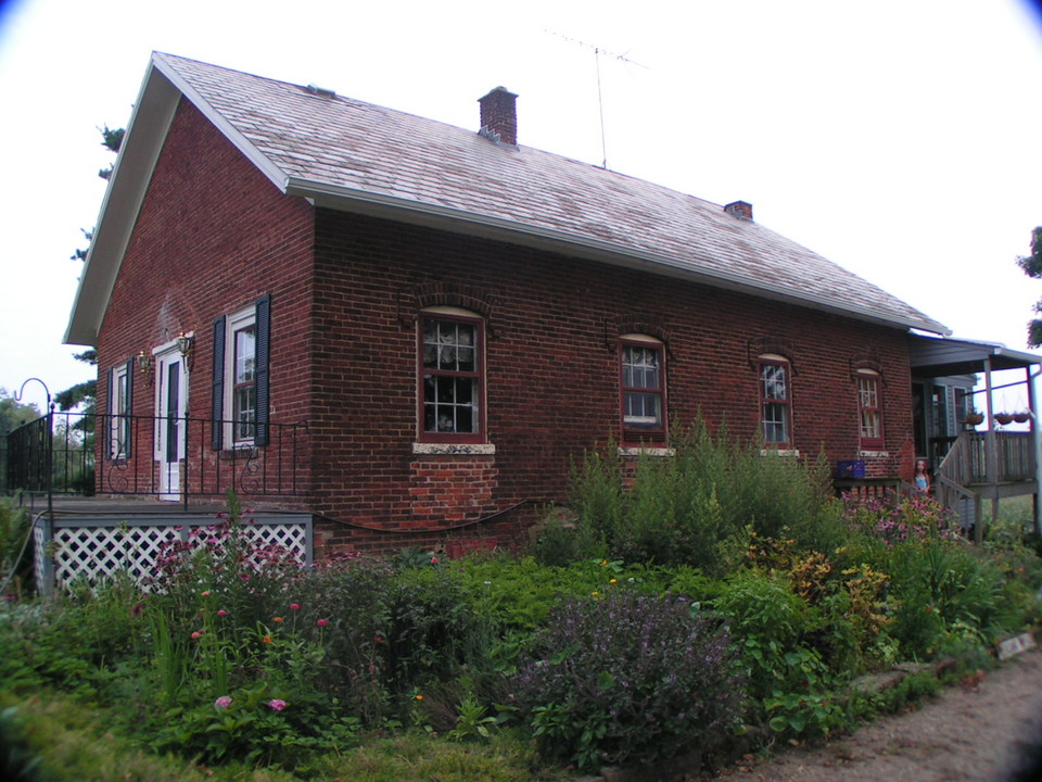 Mount Vernon, OH: 1826 one room Schoolhouse