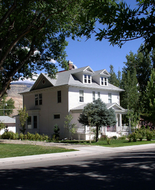 Palisade, CO: There are quite a few old homes like this, well kept or restored, in Palisade.