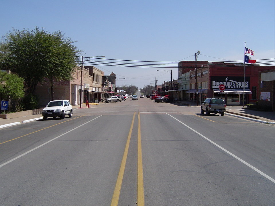 Whitewright, TX: Looking East in Whitewright, TX