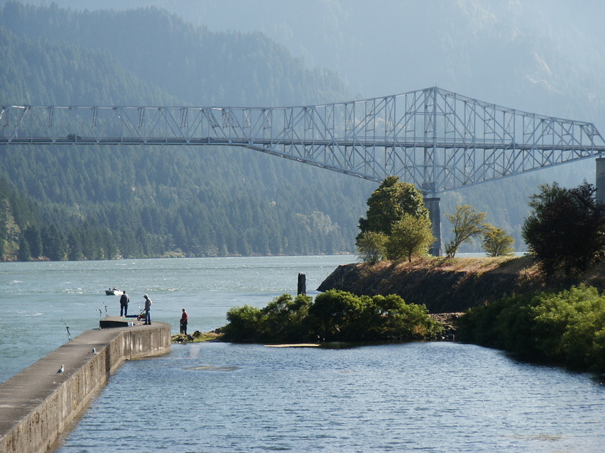 Cascade Locks, OR: Bridge of the Gods, Columbia River, Cascade Locks, Oregon