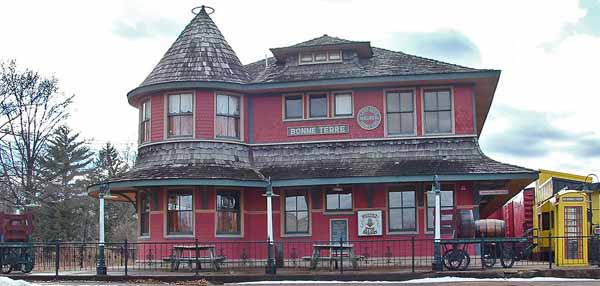 Napoleon, ND: Bonne Terre, MO. Railroad station, rehabbed bed and breakfast