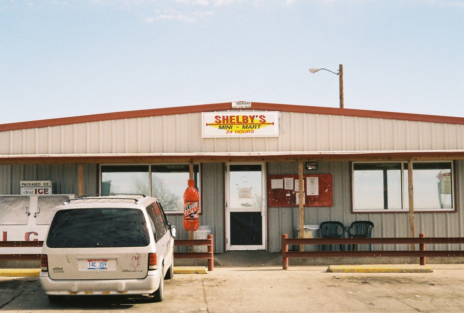 Fort Thompson, SD: Shelby's Gas and Convience Store