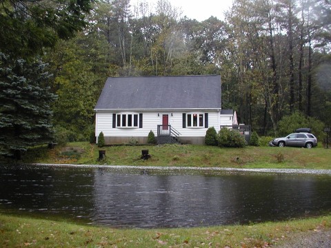 Dudley, MA: House in Dudley