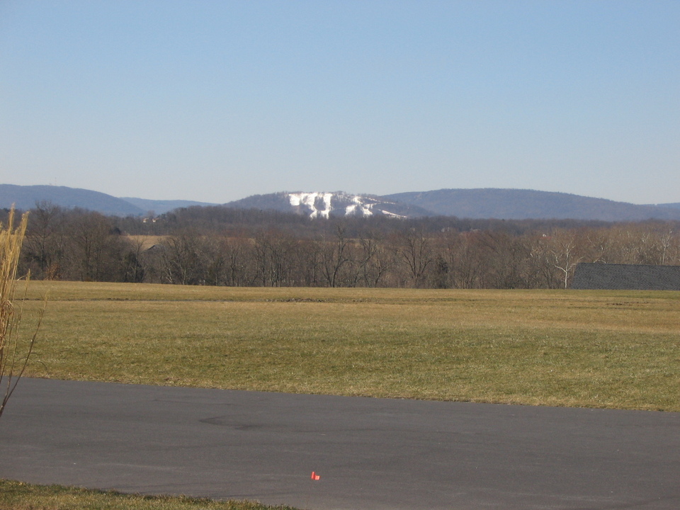 Gettysburg, PA: Looking towards the Ski Area from Boyd's Bear Country