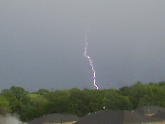 Macomb, IL: lightning outside my dorm