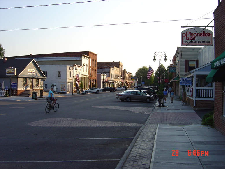 Grand Rapids, OH: Front Street