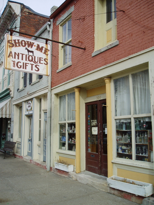 Hannibal, MO: Antique Shops in Downtown Hannibal, MO