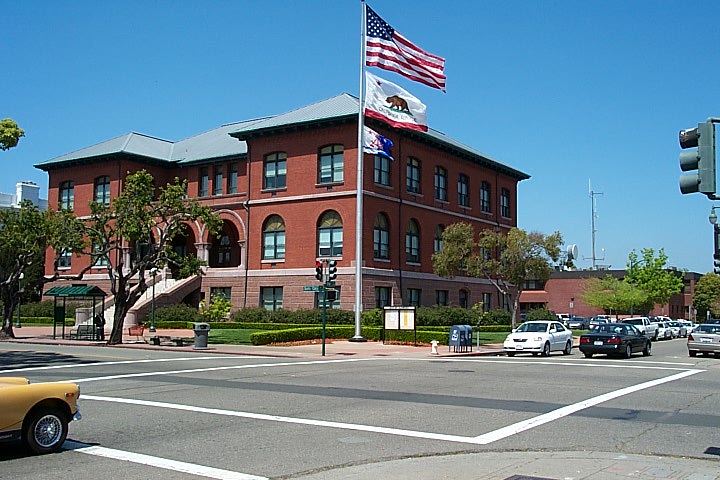Alameda, CA: Alameda City Hall, Alameda Policed Department in the background